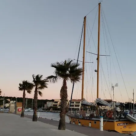 Belle Nuit Sur L'eau